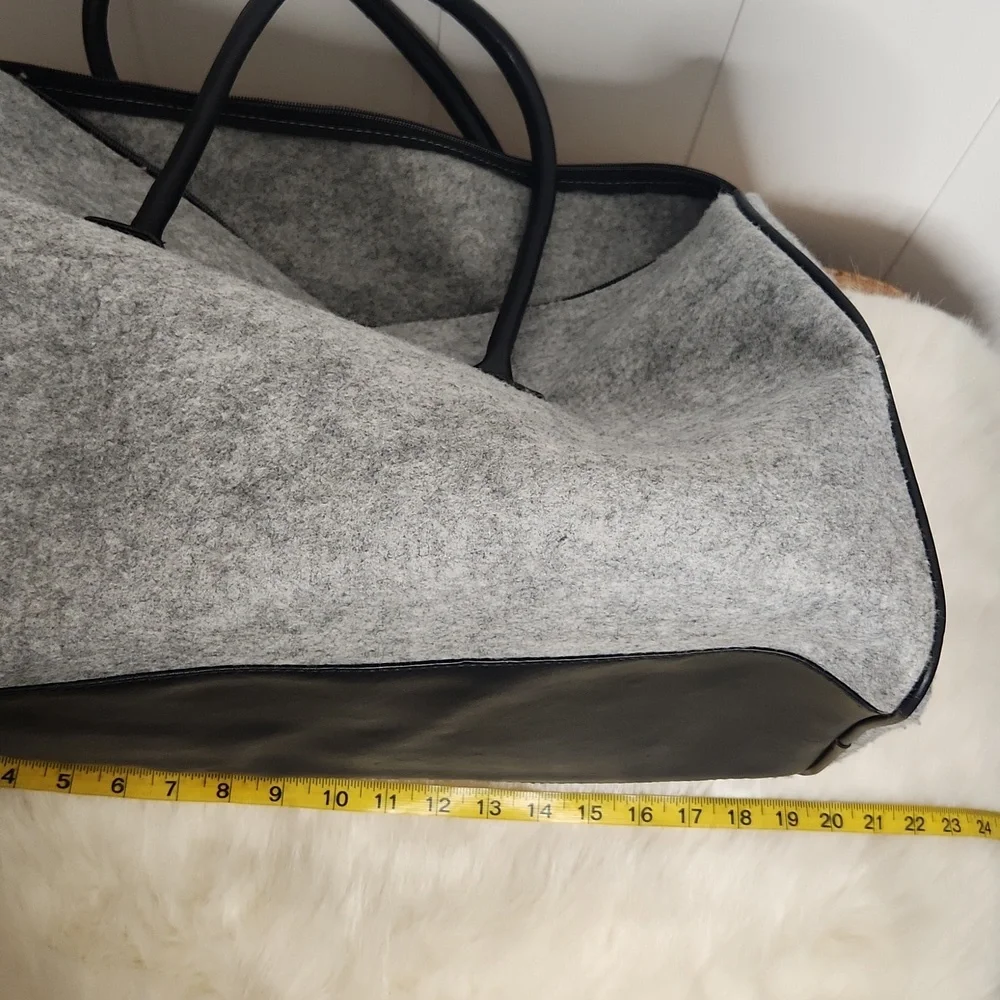 Kenneth Cole gray wool oversized weekend/duffel bag